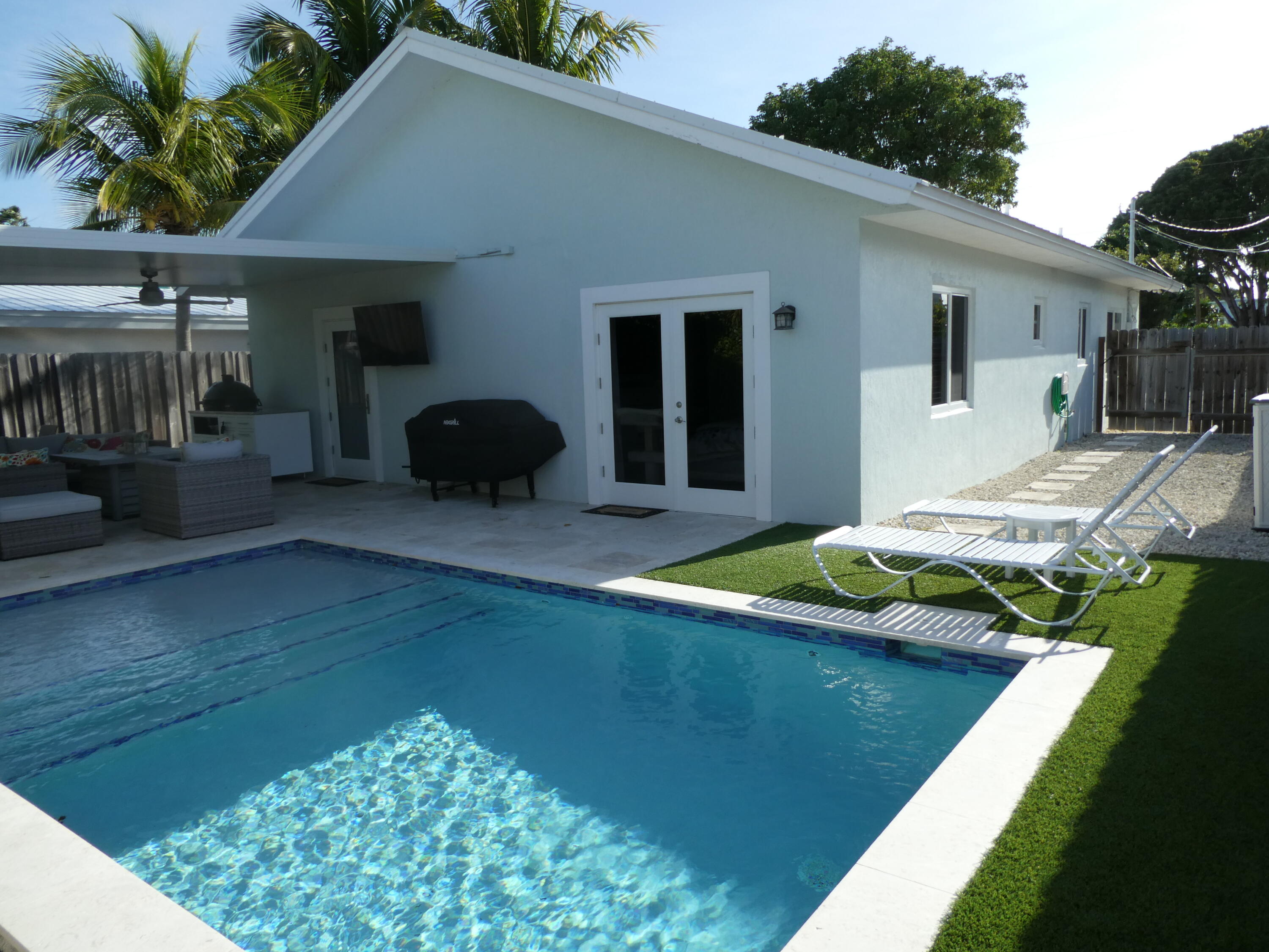 215 S Coconut Palm Boulevard Property Photo 1