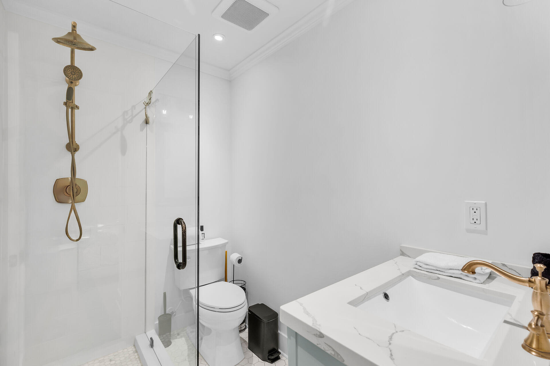 13 Arbutus Drive Property Photo 28