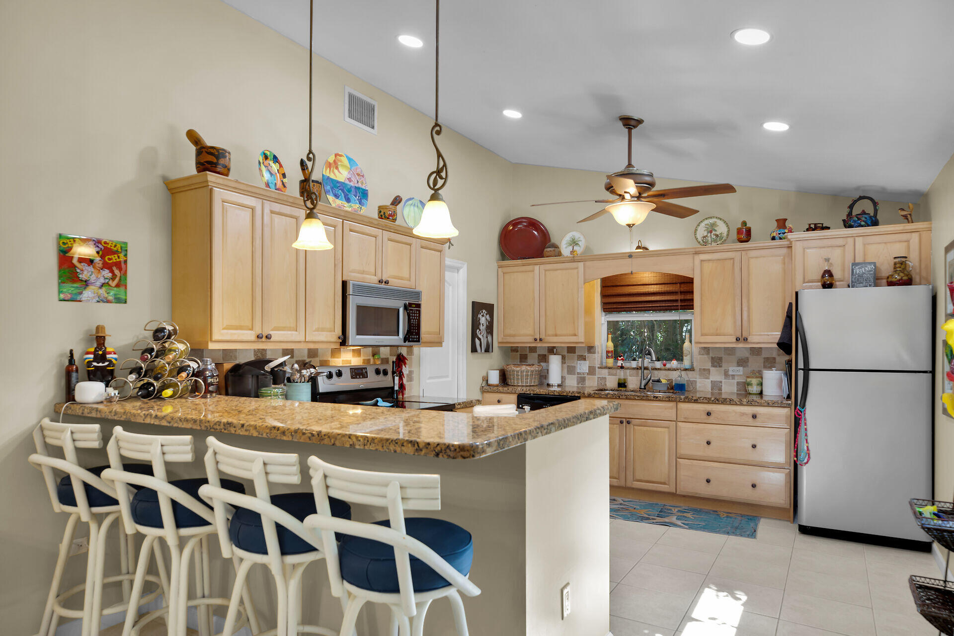 1041 Gibraltar Road Property Photo 7