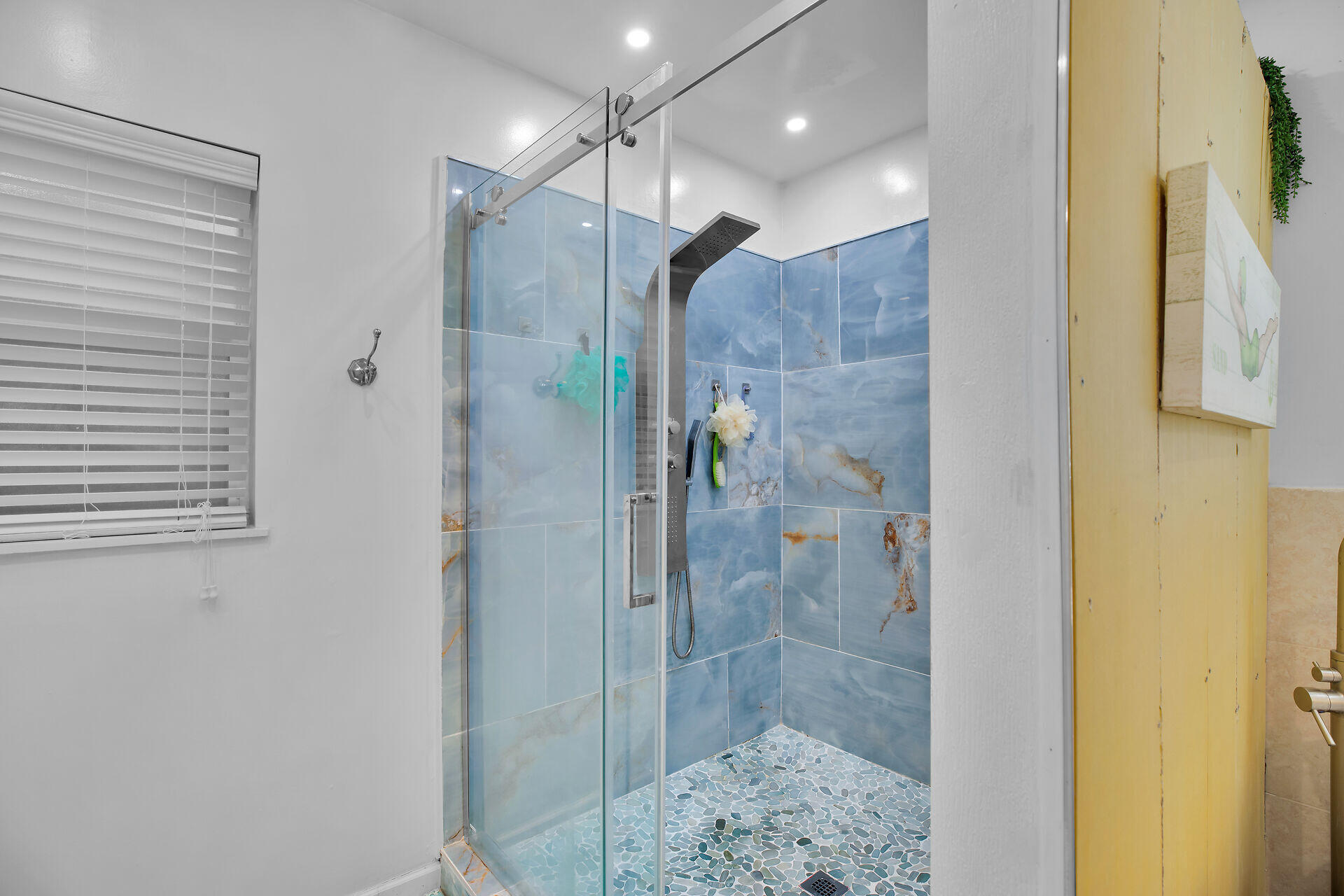 1041 Gibraltar Road Property Photo 27