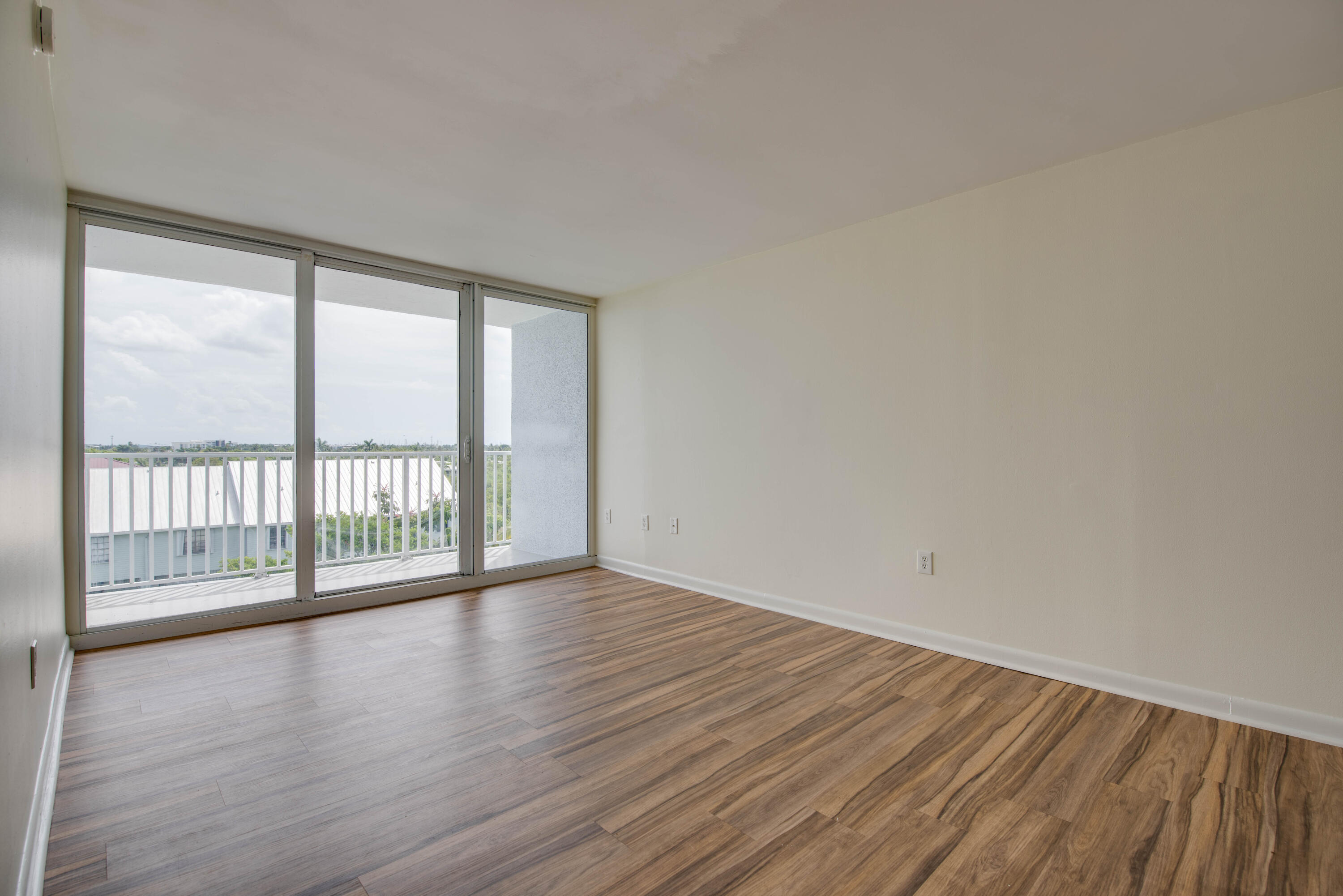 3312 Northside Drive, 611 Property Photo 9