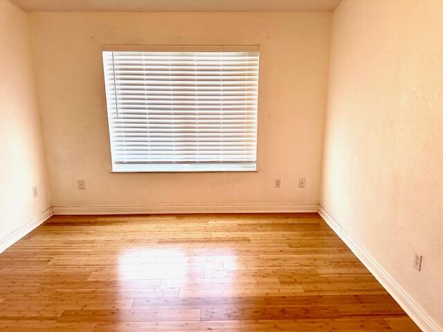 496 James Avenue Property Photo 5