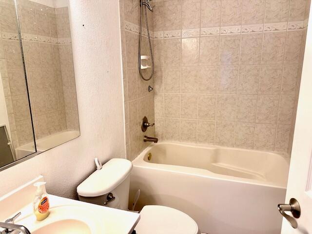 496 James Avenue Property Photo 7