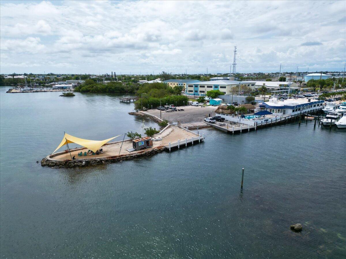 496 James Avenue Property Photo 16