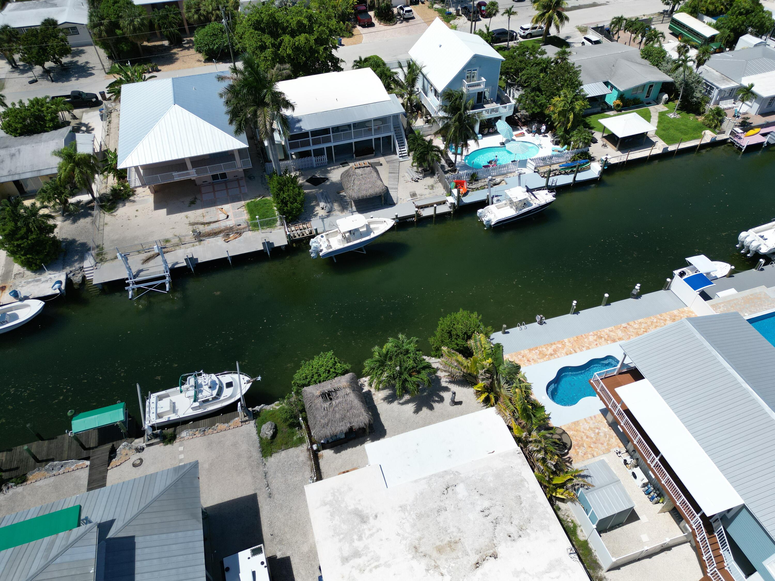 2411 Grouper Drive Property Photo 2