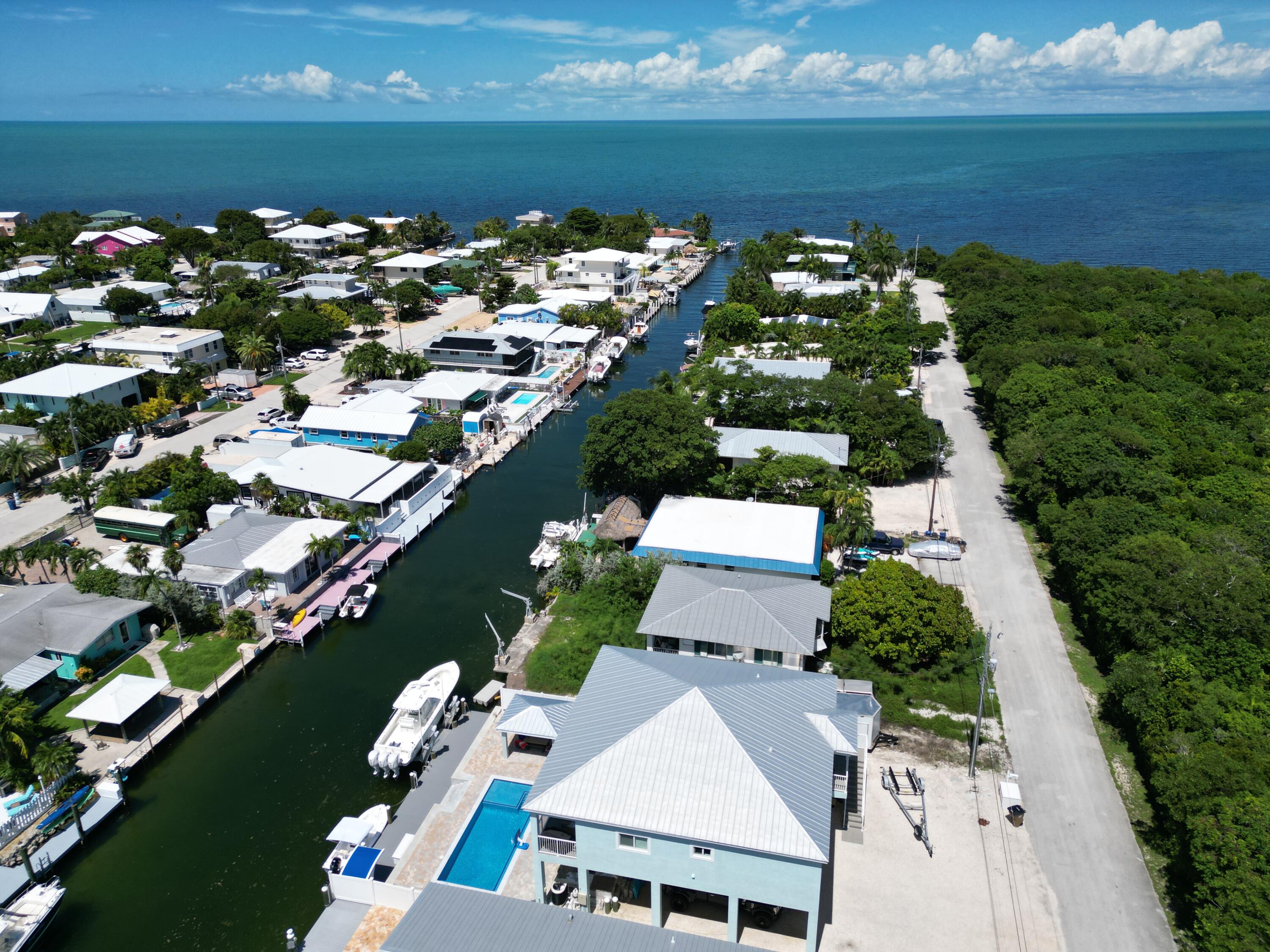 2411 Grouper Drive Property Photo 4