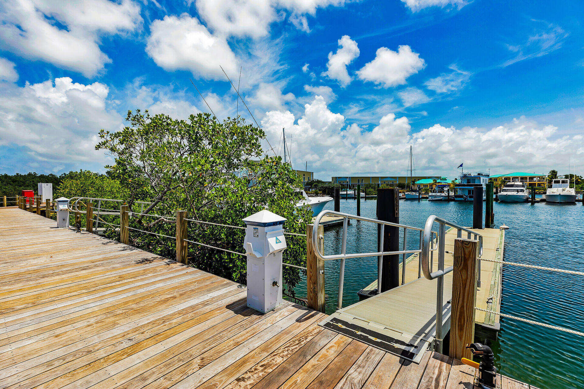 6000 Peninsular Avenue, Lu28 Property Photo 6