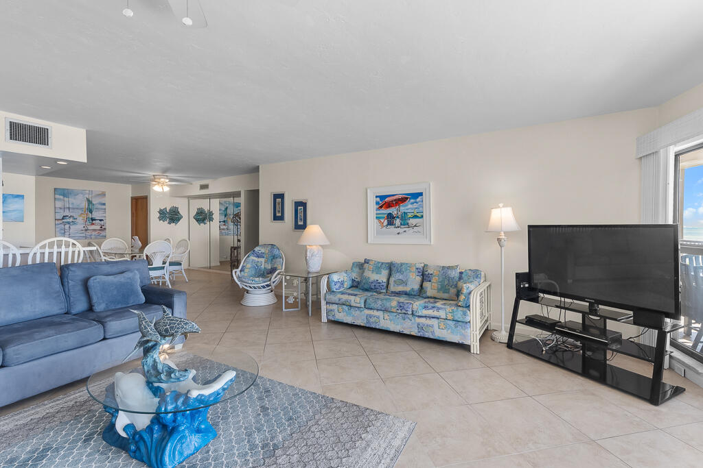 1133 W Ocean Drive 13 Property Photo 9
