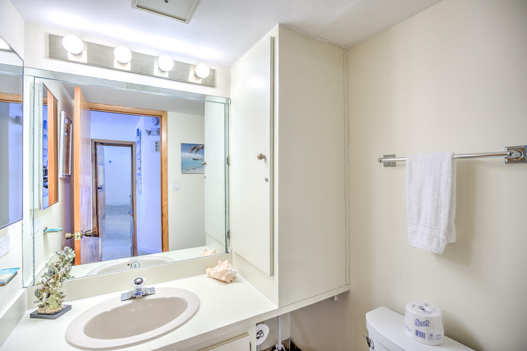 1133 W Ocean Drive, 13 Property Photo 17