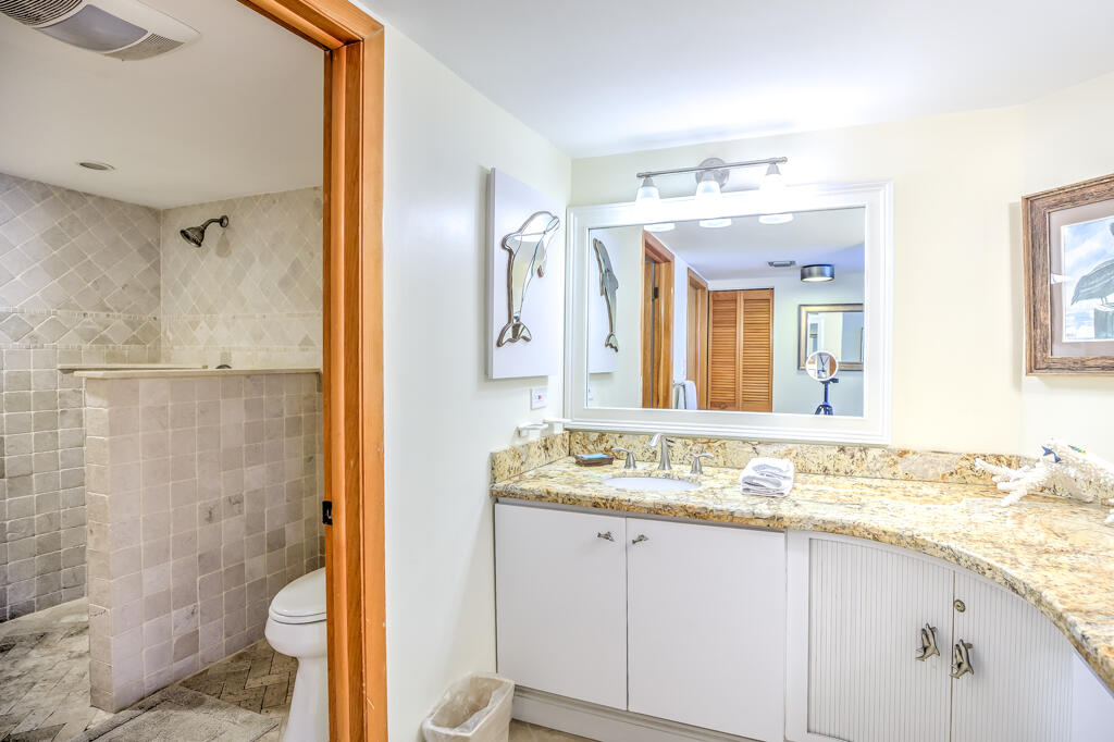 1133 W Ocean Drive 13 Property Photo 23