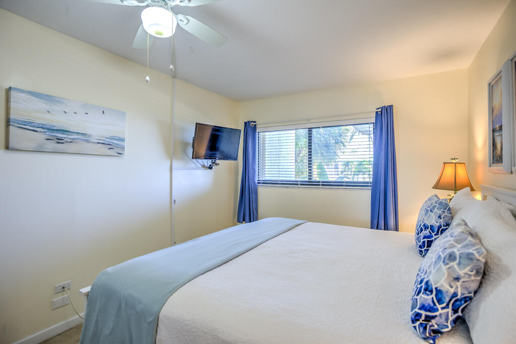 1133 W Ocean Drive 13 Property Photo 25