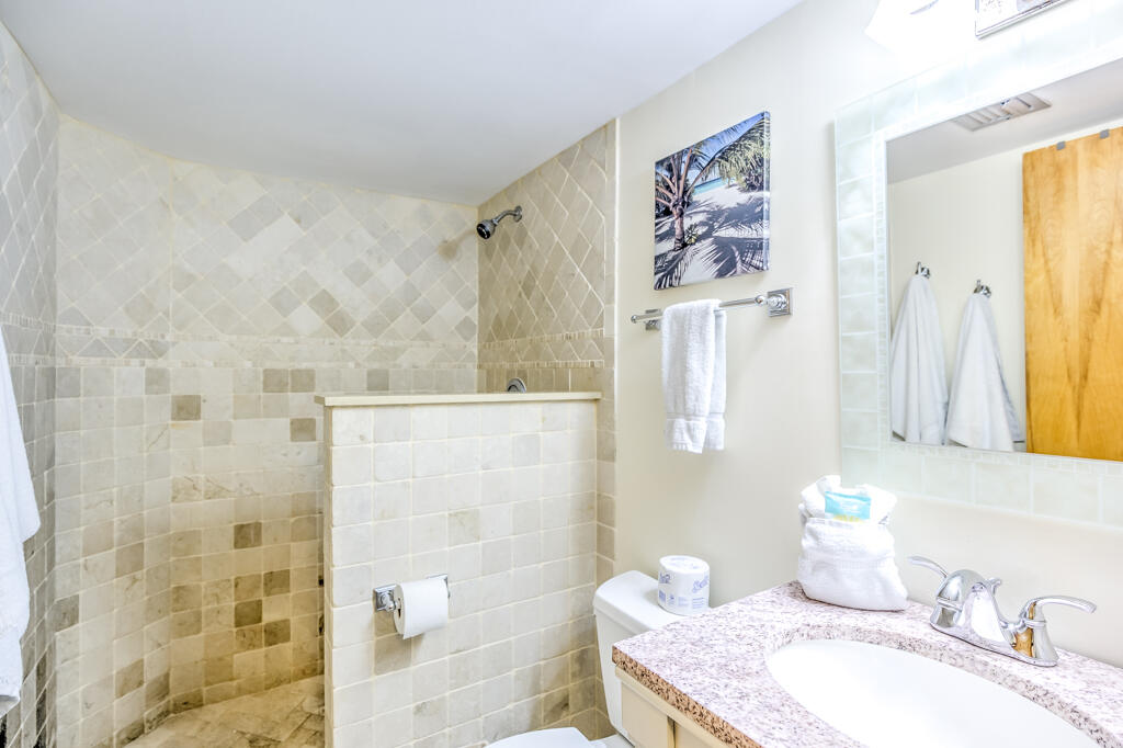 1133 W Ocean Drive 13 Property Photo 27