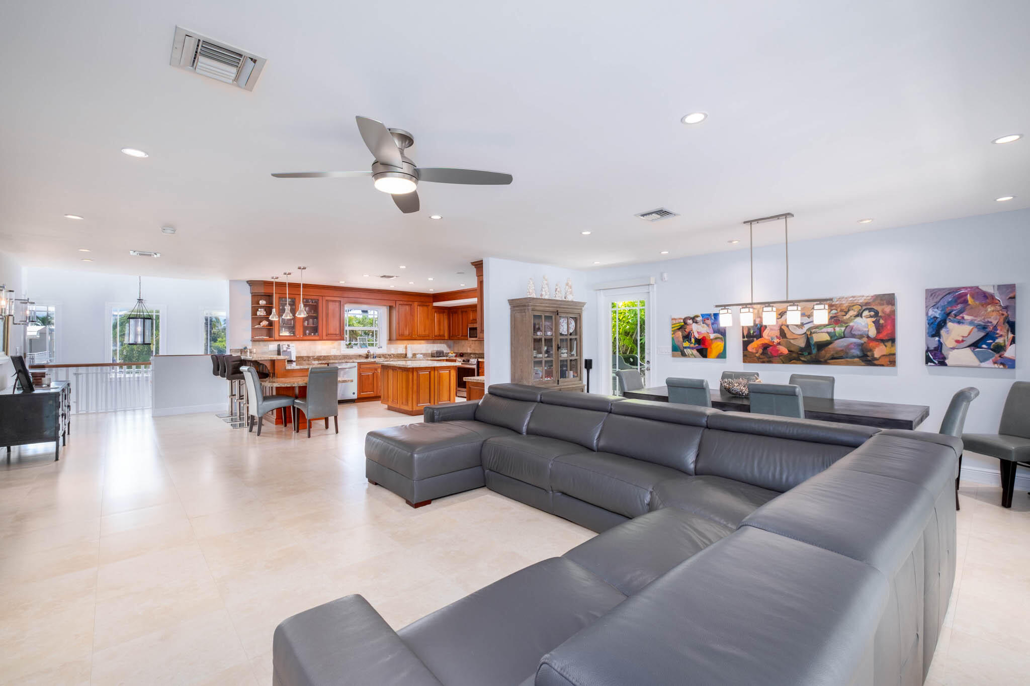 136 Giardino Drive Property Photo 4