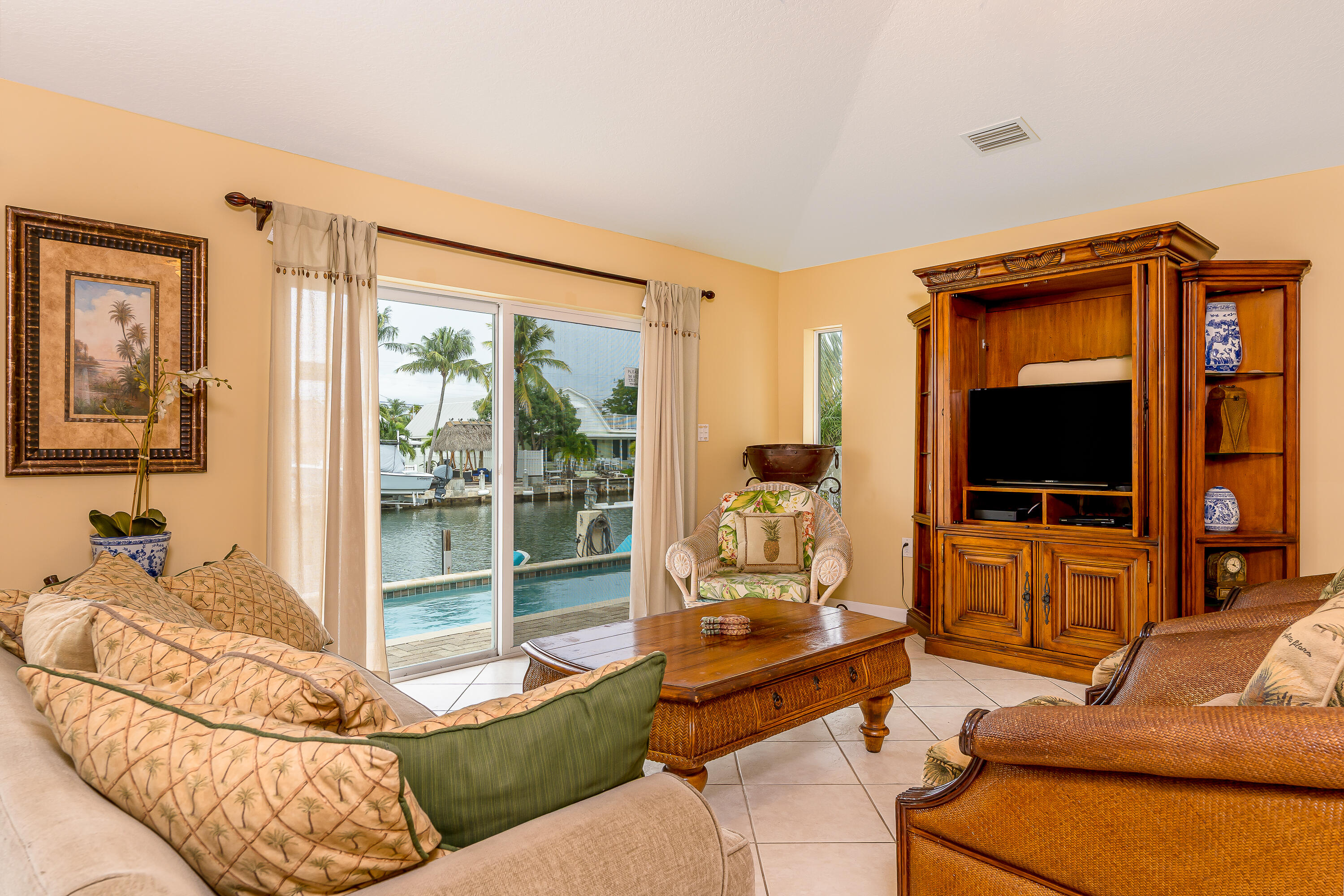 260 Sadowski Causeway Property Photo 2