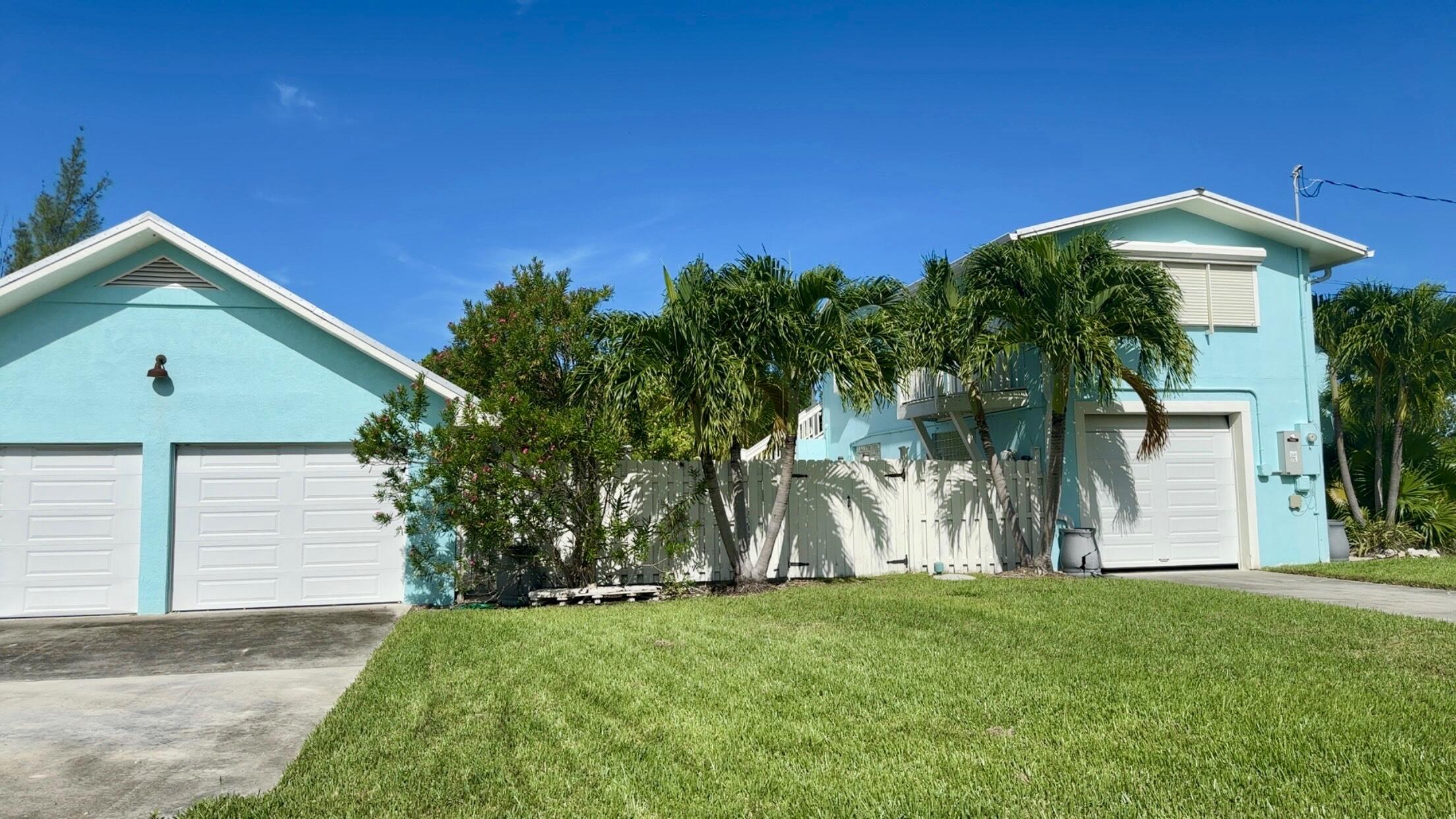 1129 Gordon Drive Property Photo 3