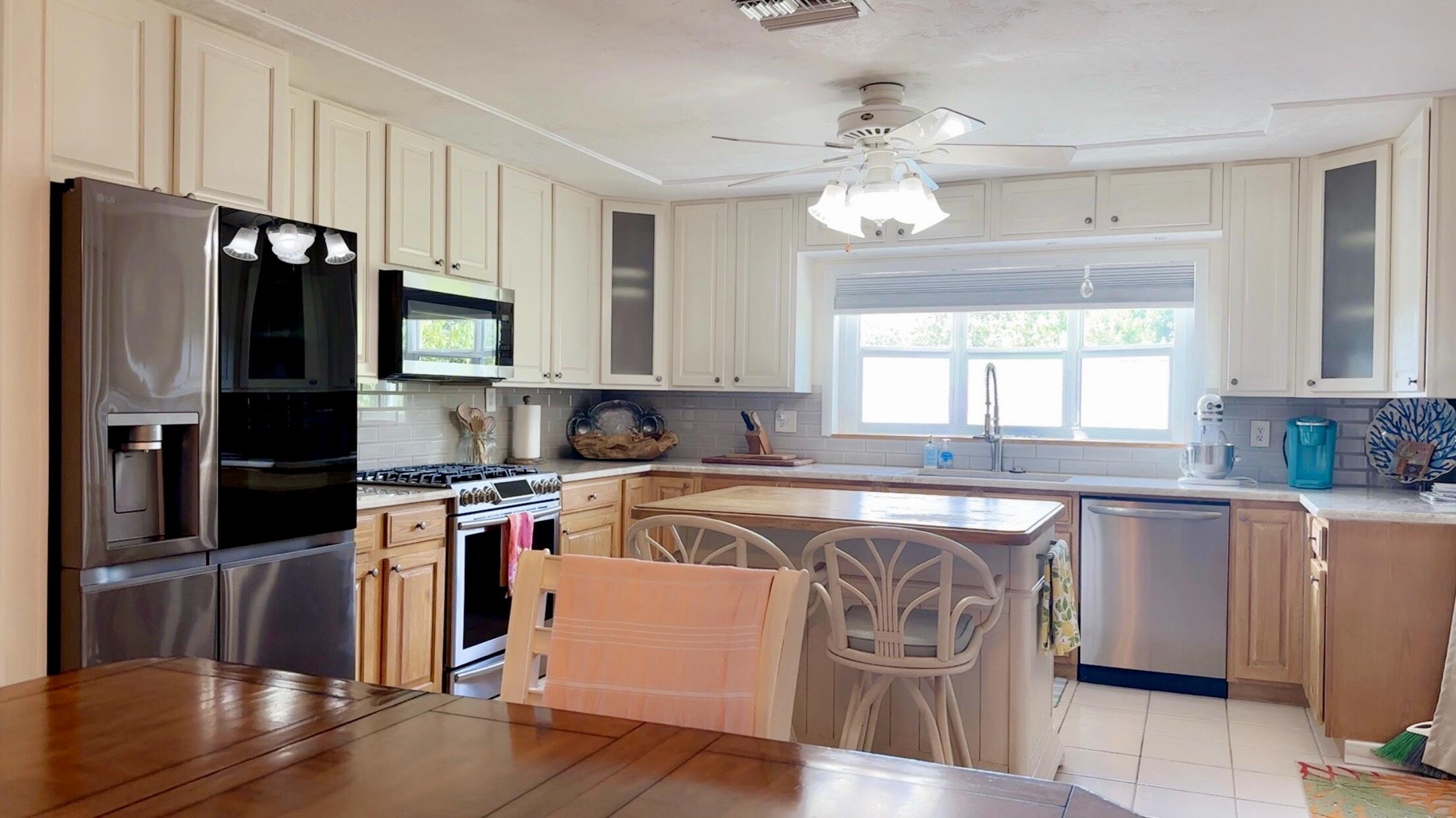 1129 Gordon Drive Property Photo 5
