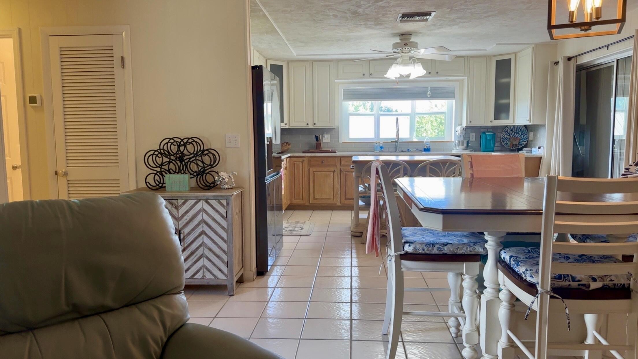 1129 Gordon Drive Property Photo 7