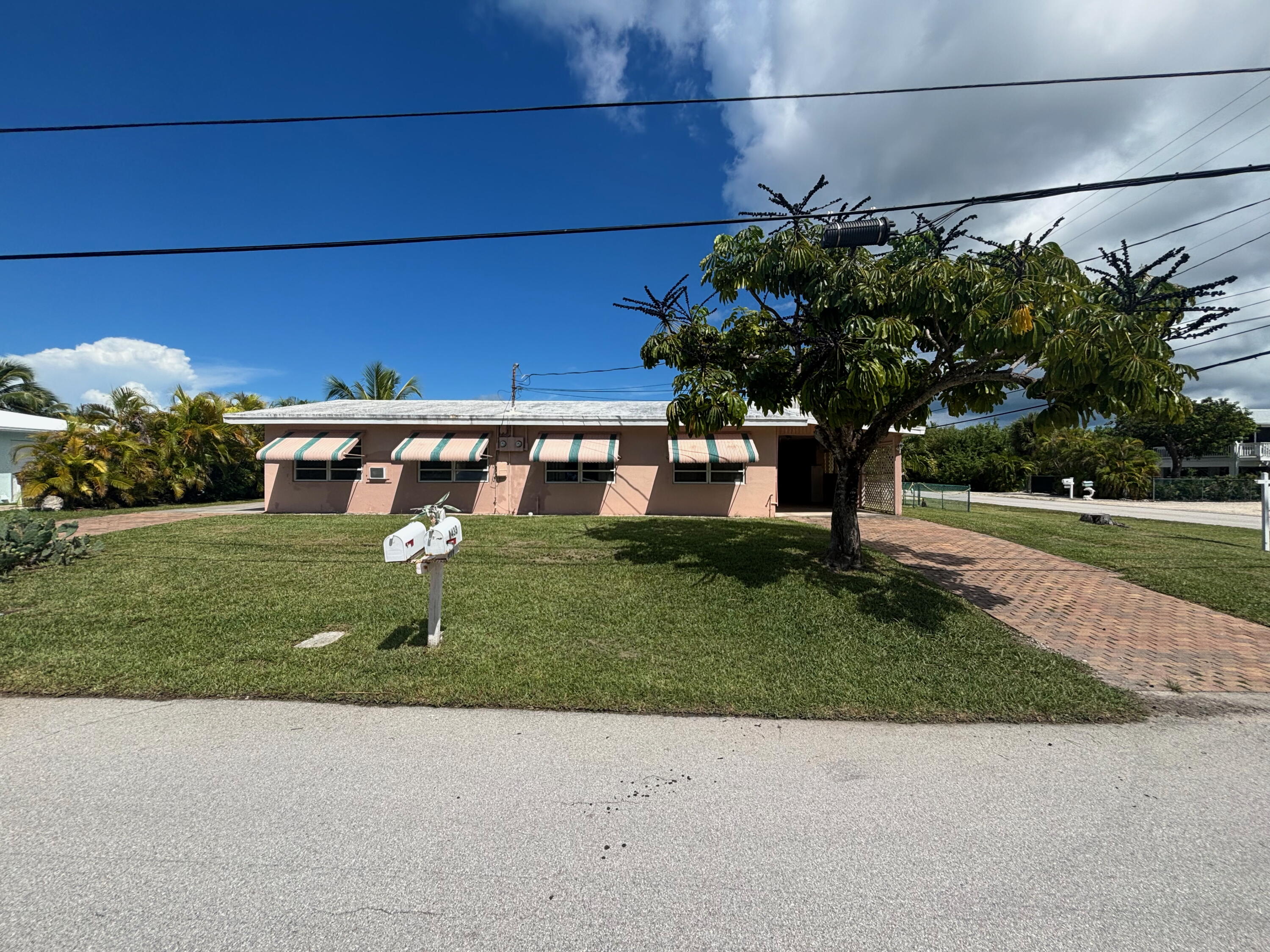 1433 Sunset Road Property Photo 1