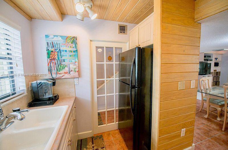 87465 Old Highway 218 Property Photo 11