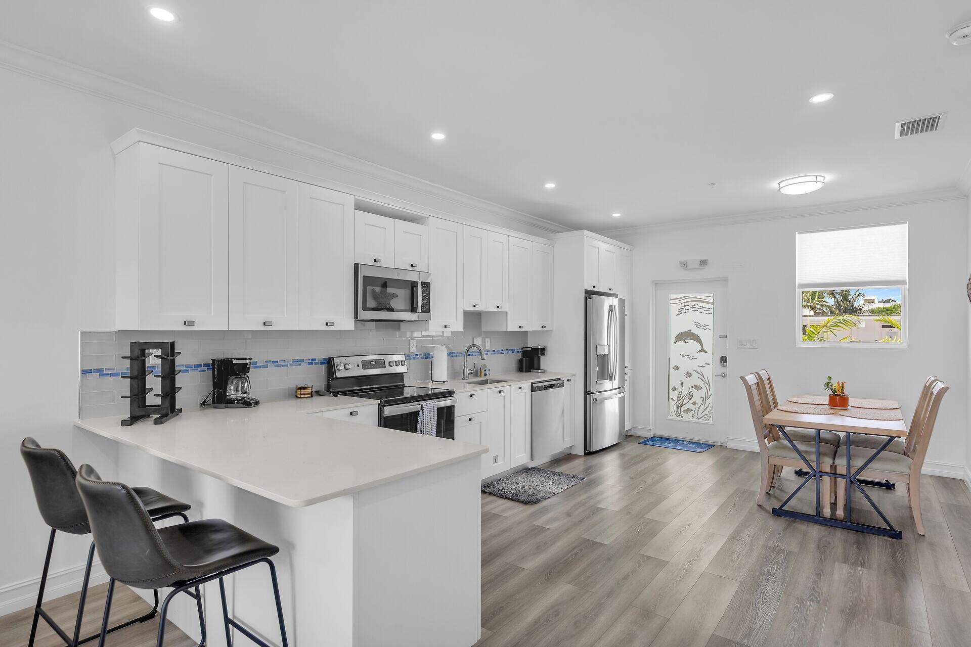 501 E Ocean Drive 9 Property Photo 10
