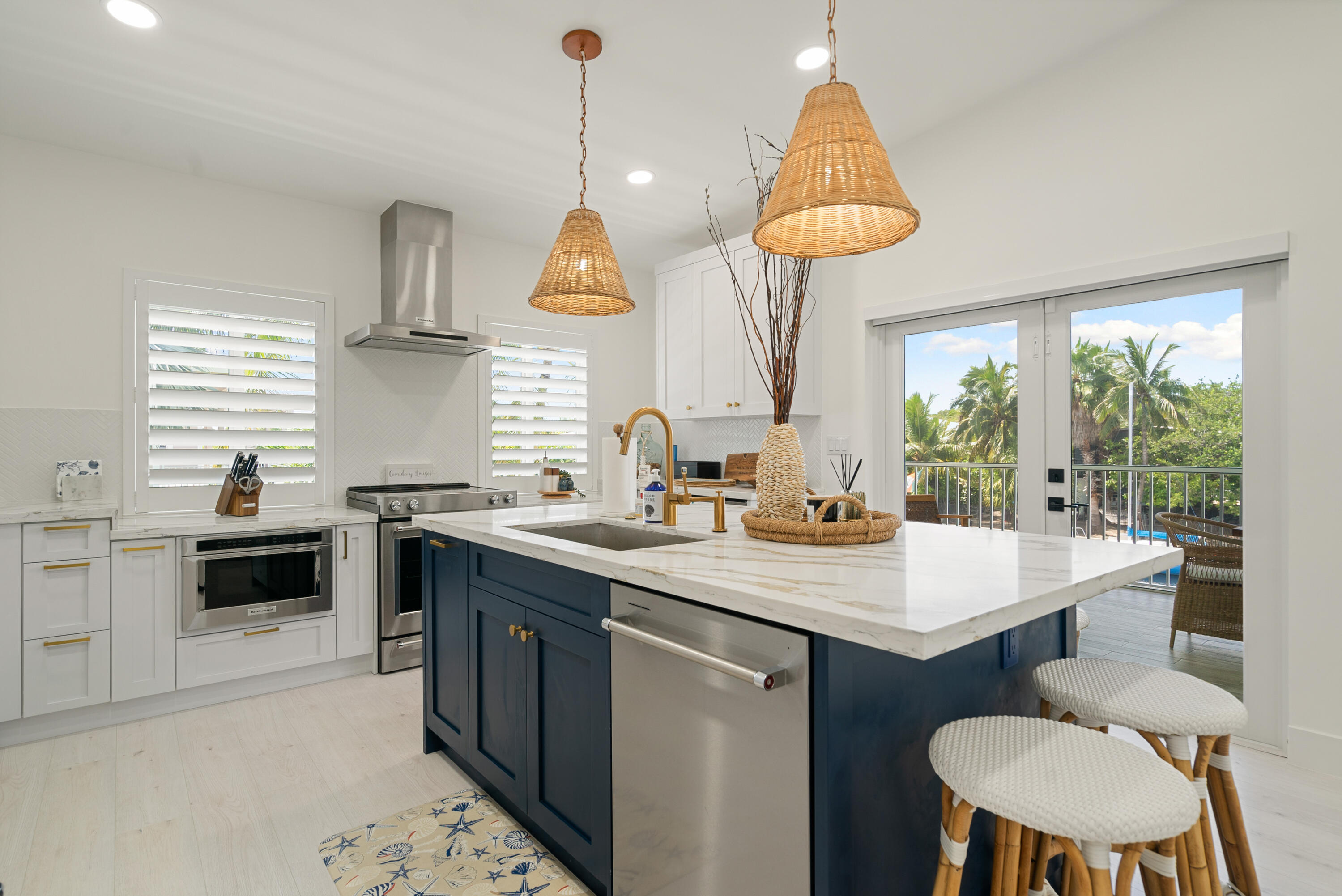 889 Ellen Drive Property Photo 7