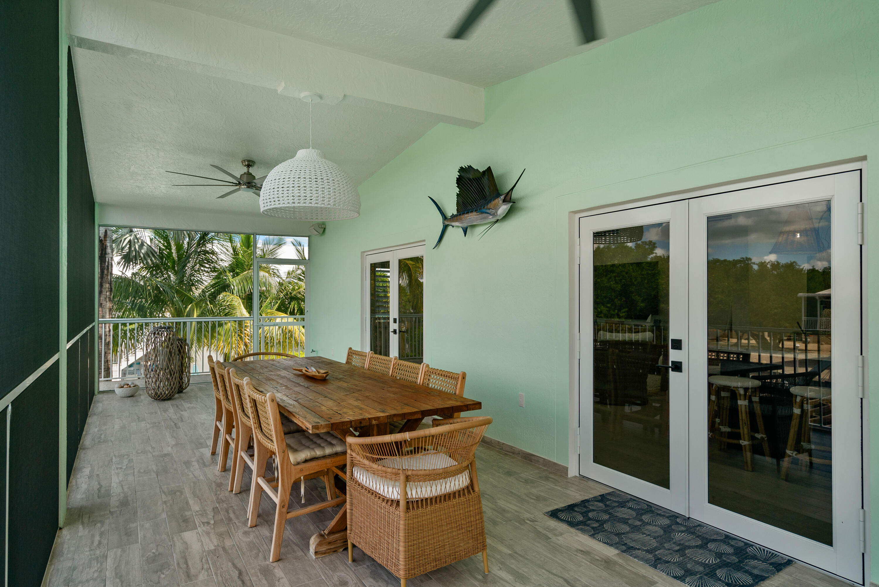 889 Ellen Drive Property Photo 15