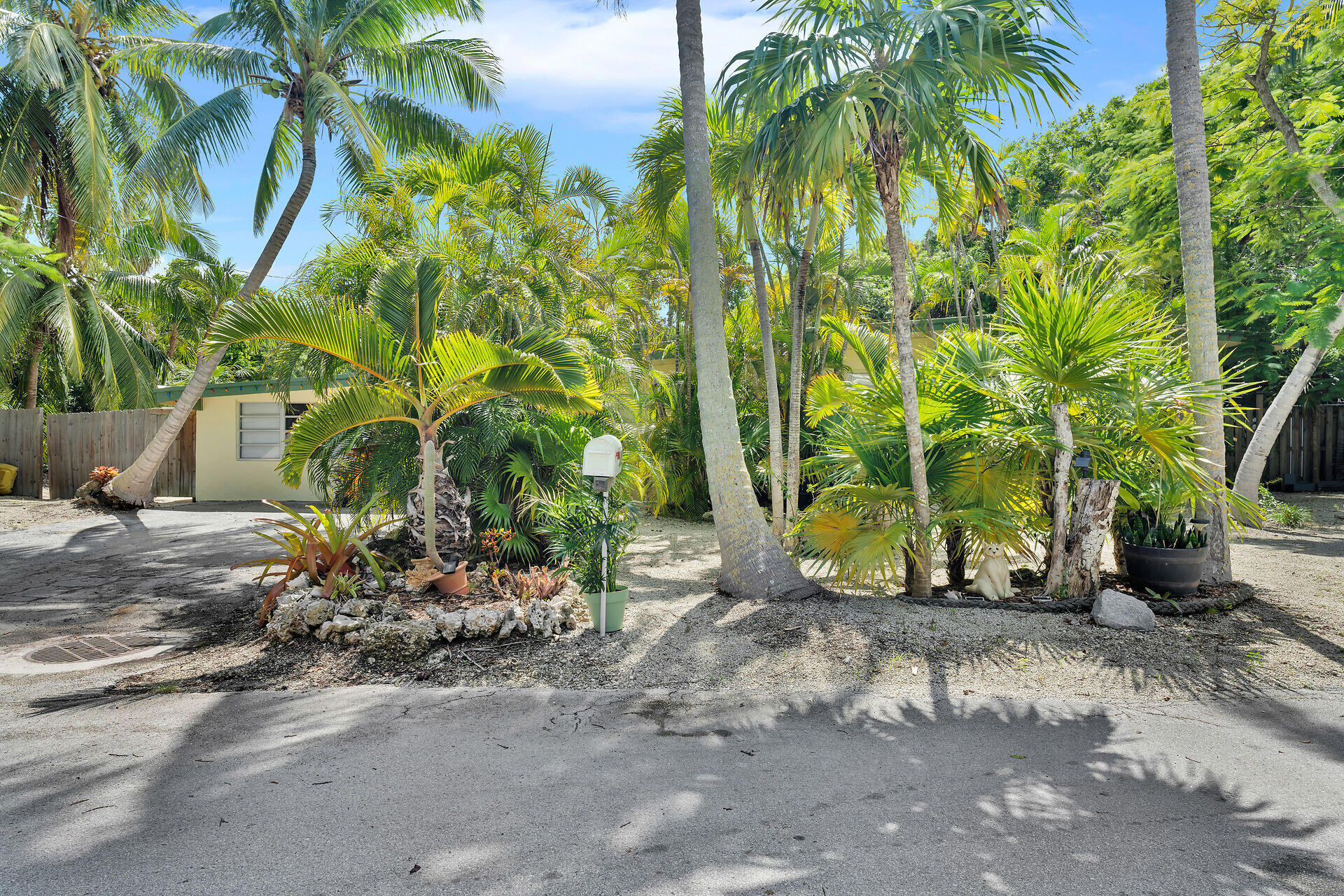 5353 Dogwood Dell Street Property Photo 2