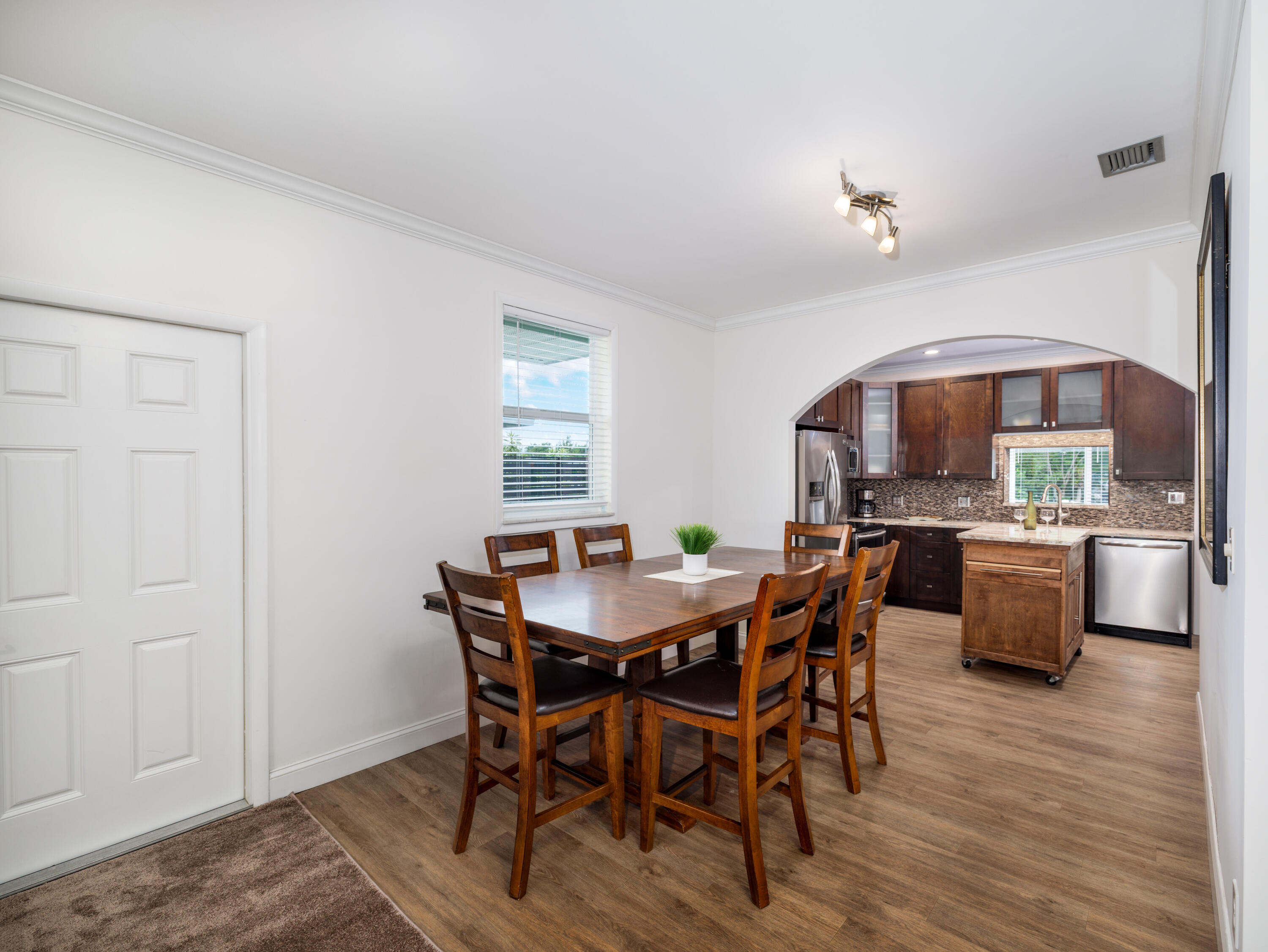 599 30th Street Property Photo 23