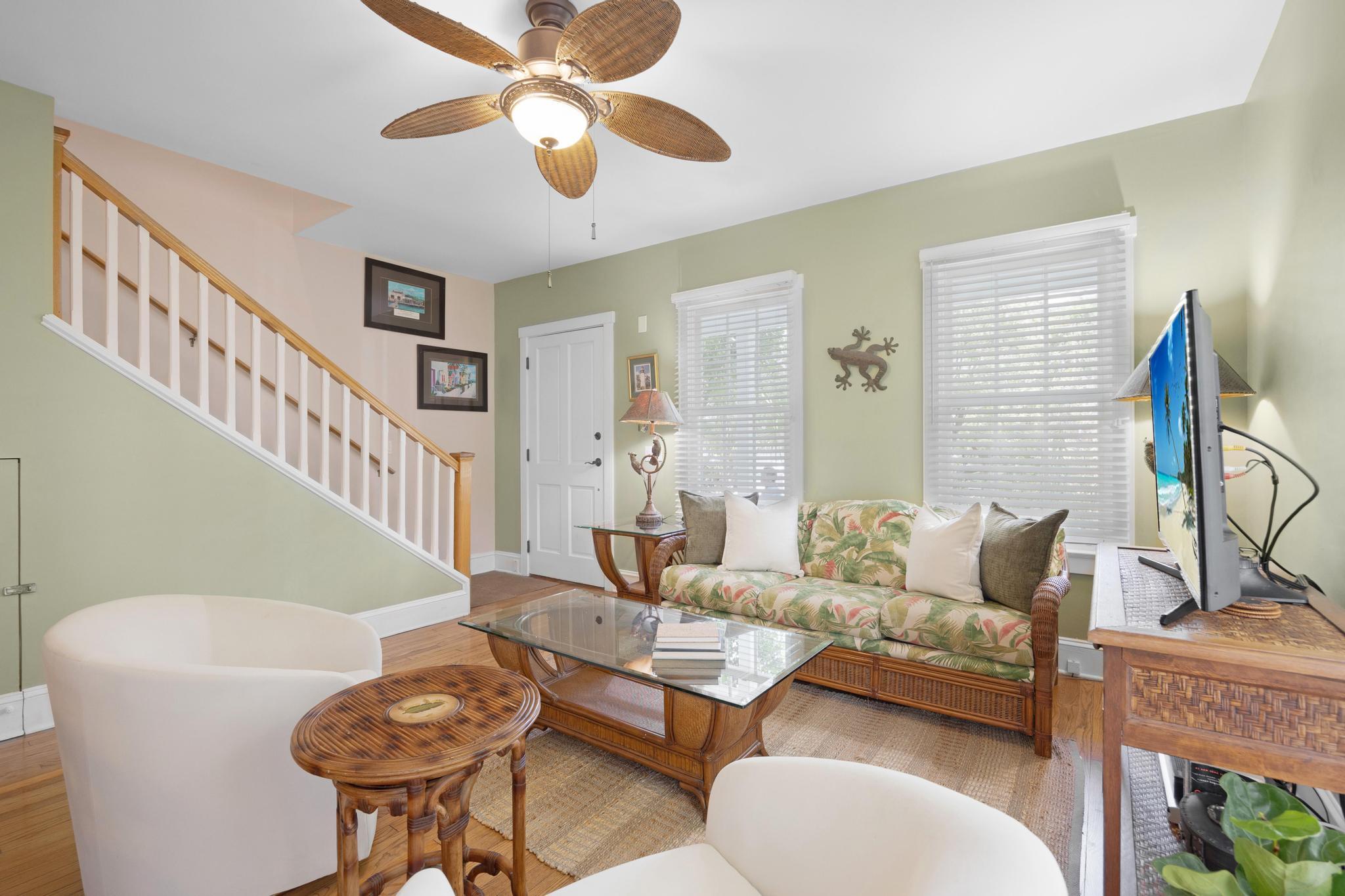 606 Truman Avenue, 10 Property Photo 4