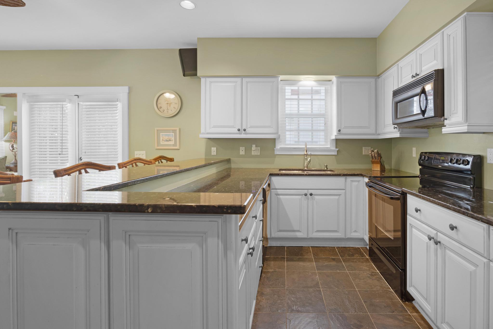 606 Truman Avenue, 10 Property Photo 7