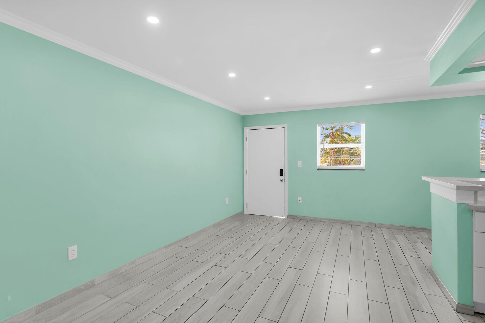201 Coppitt Road 202c Property Photo 8