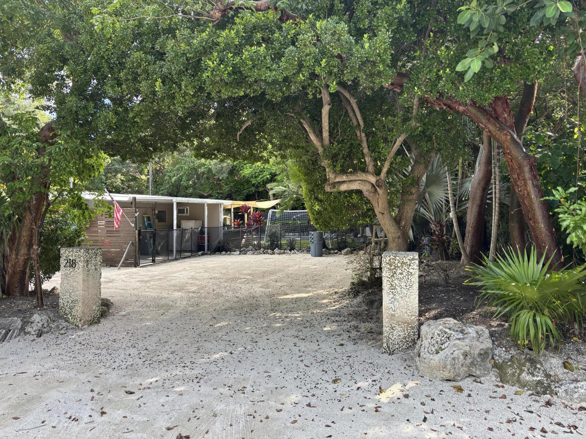 218 Matecumbe Avenue Property Photo 12