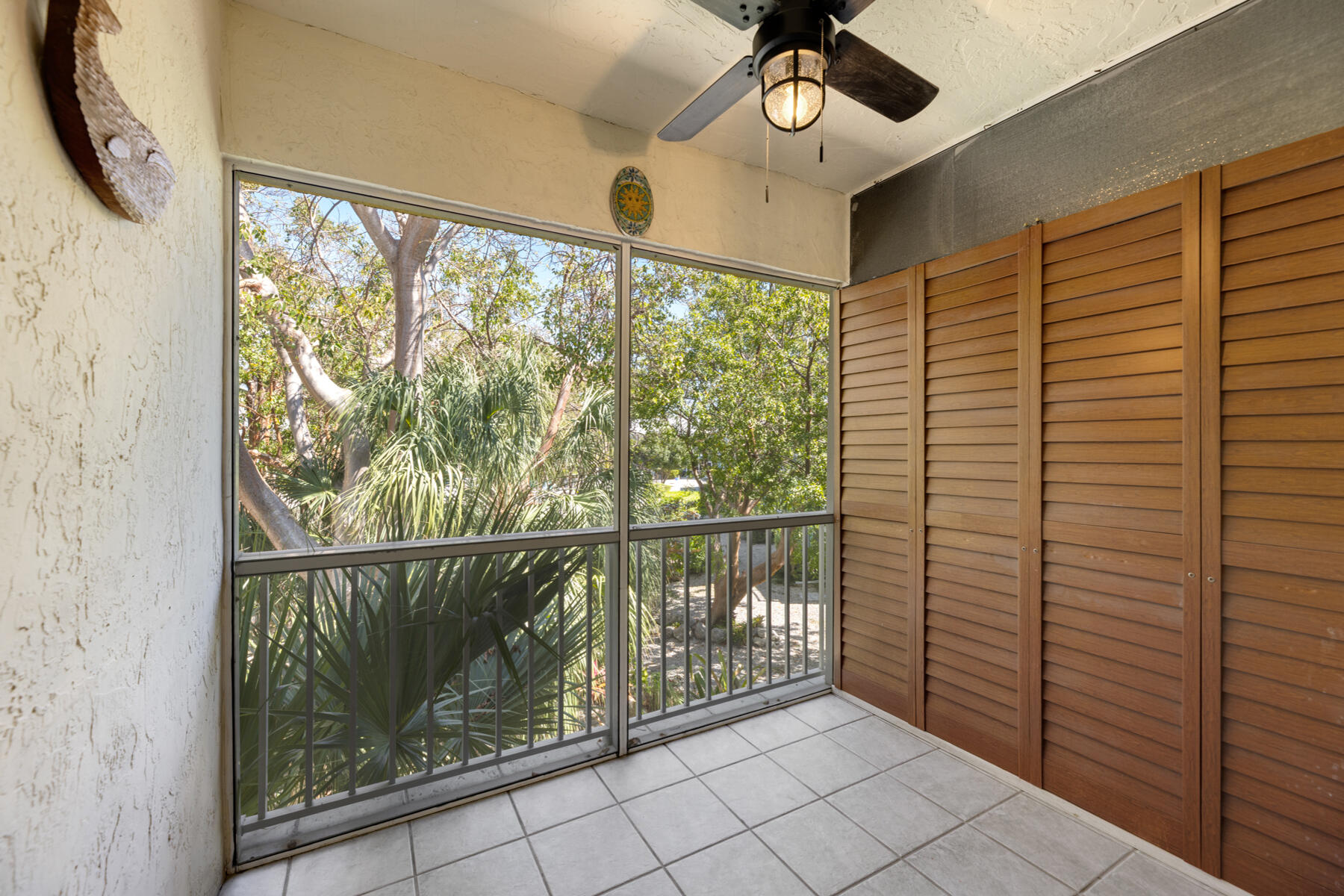 98202 Windward Avenue Condo W/ 30 Ft Boat Slip Property Photo 17