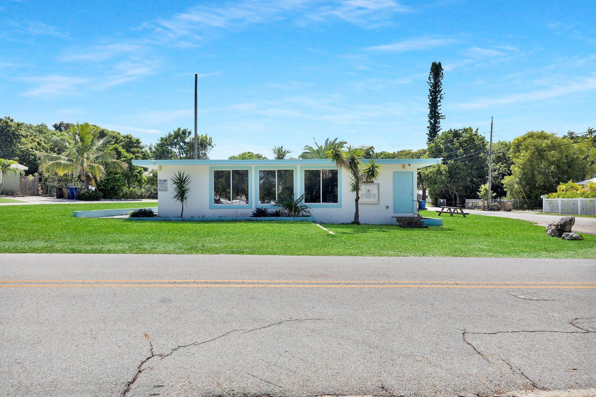 80 Le Grand Drive Property Photo 44