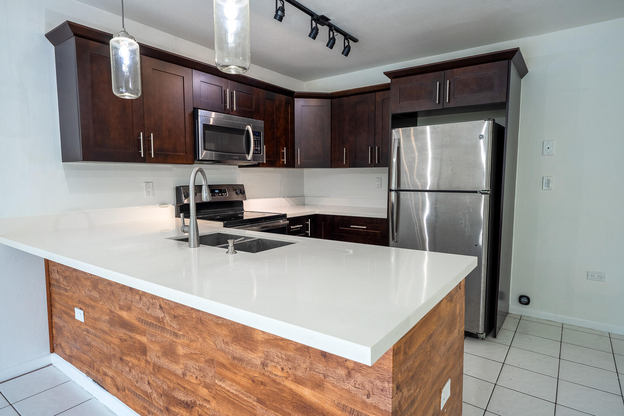 1129 Pebble Beach Lane, 11 Property Photo 3