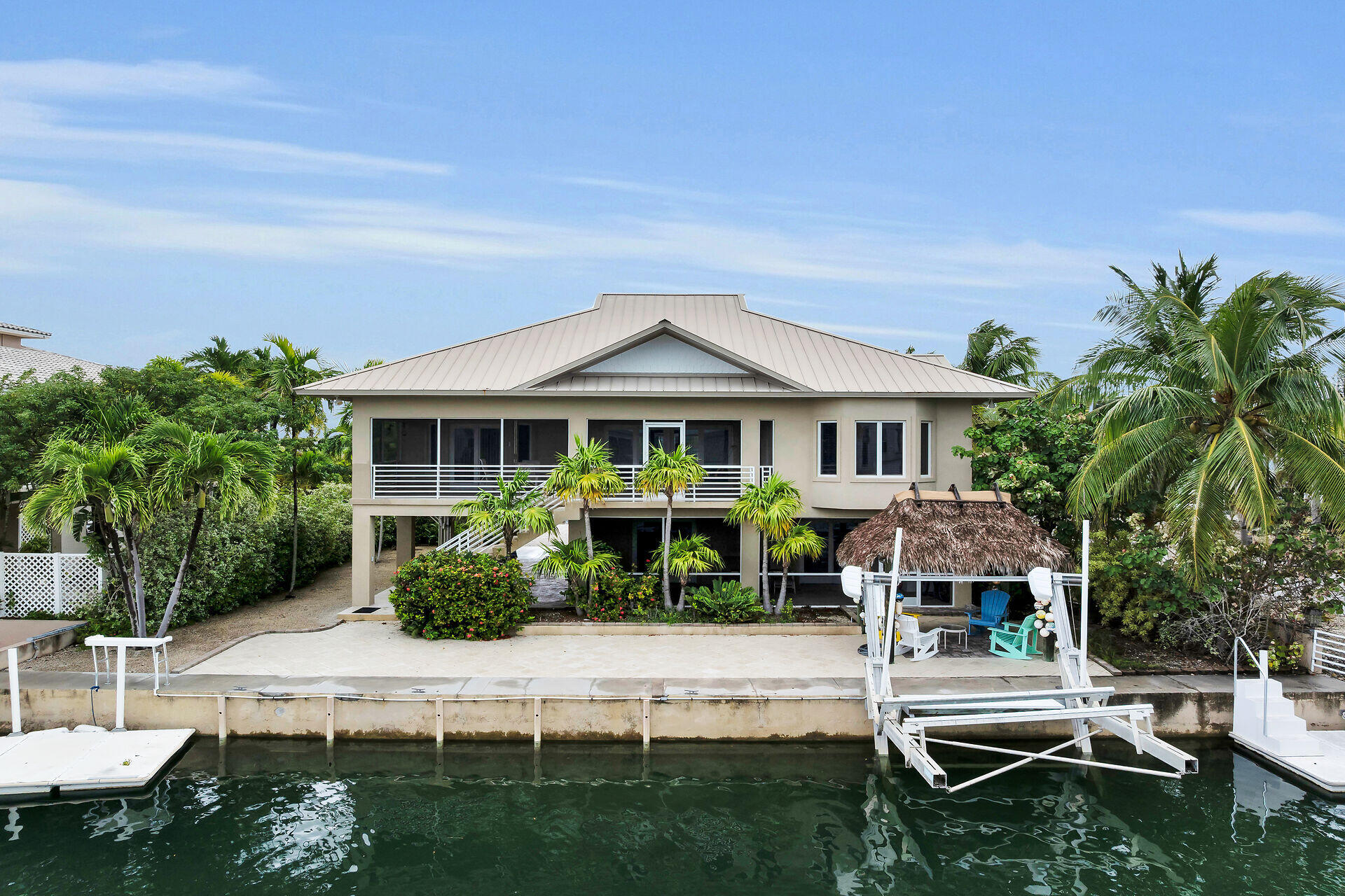 860 Lagoon Drive Property Photo 1