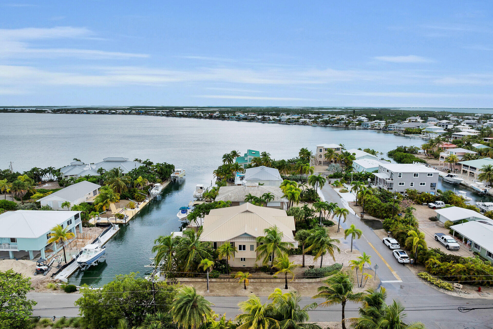 860 Lagoon Drive Property Photo 4