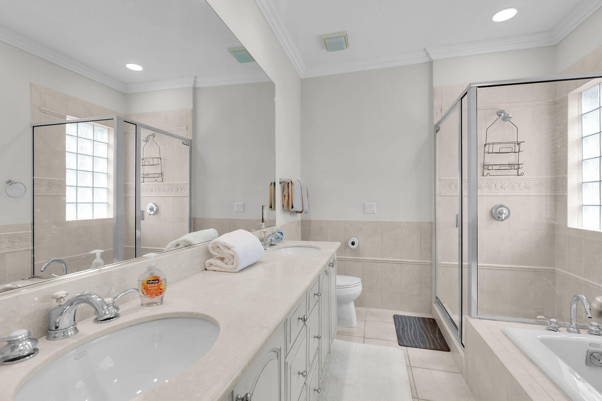 860 Lagoon Drive Property Photo 14