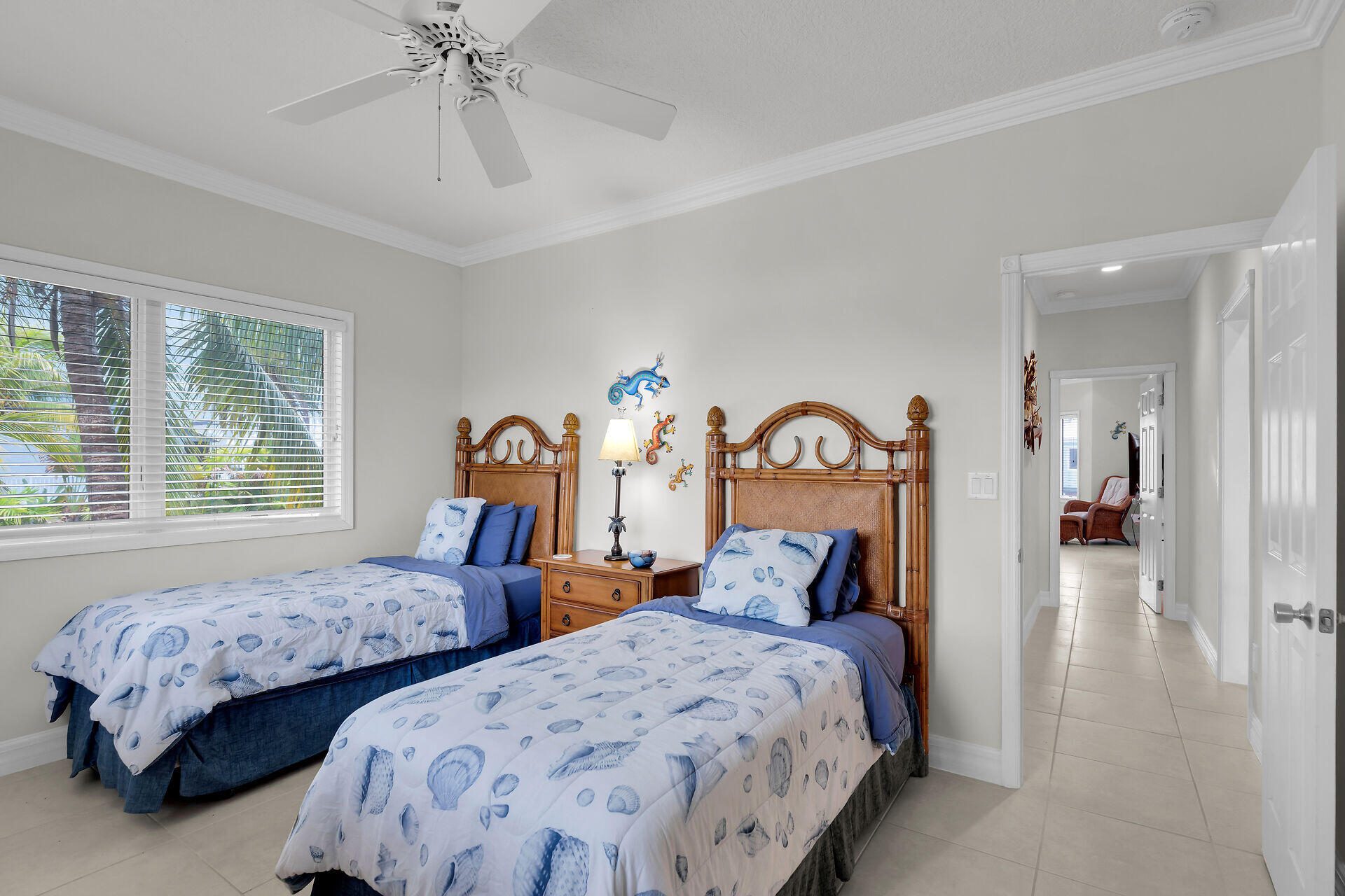 860 Lagoon Drive Property Photo 16