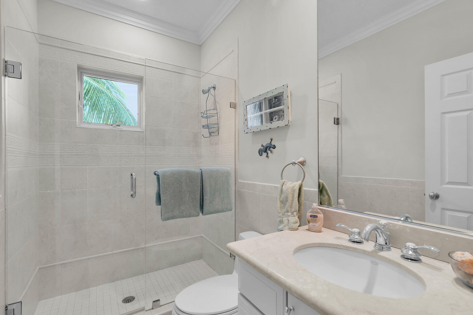 860 Lagoon Drive Property Photo 17