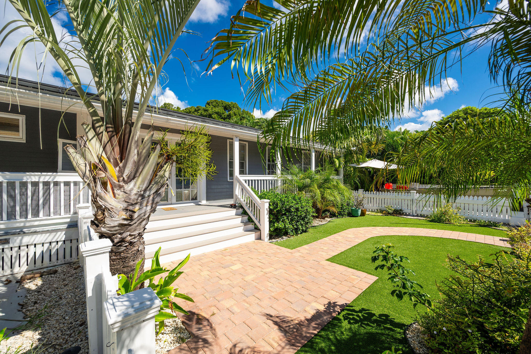 2827 Staples Avenue Property Photo 1