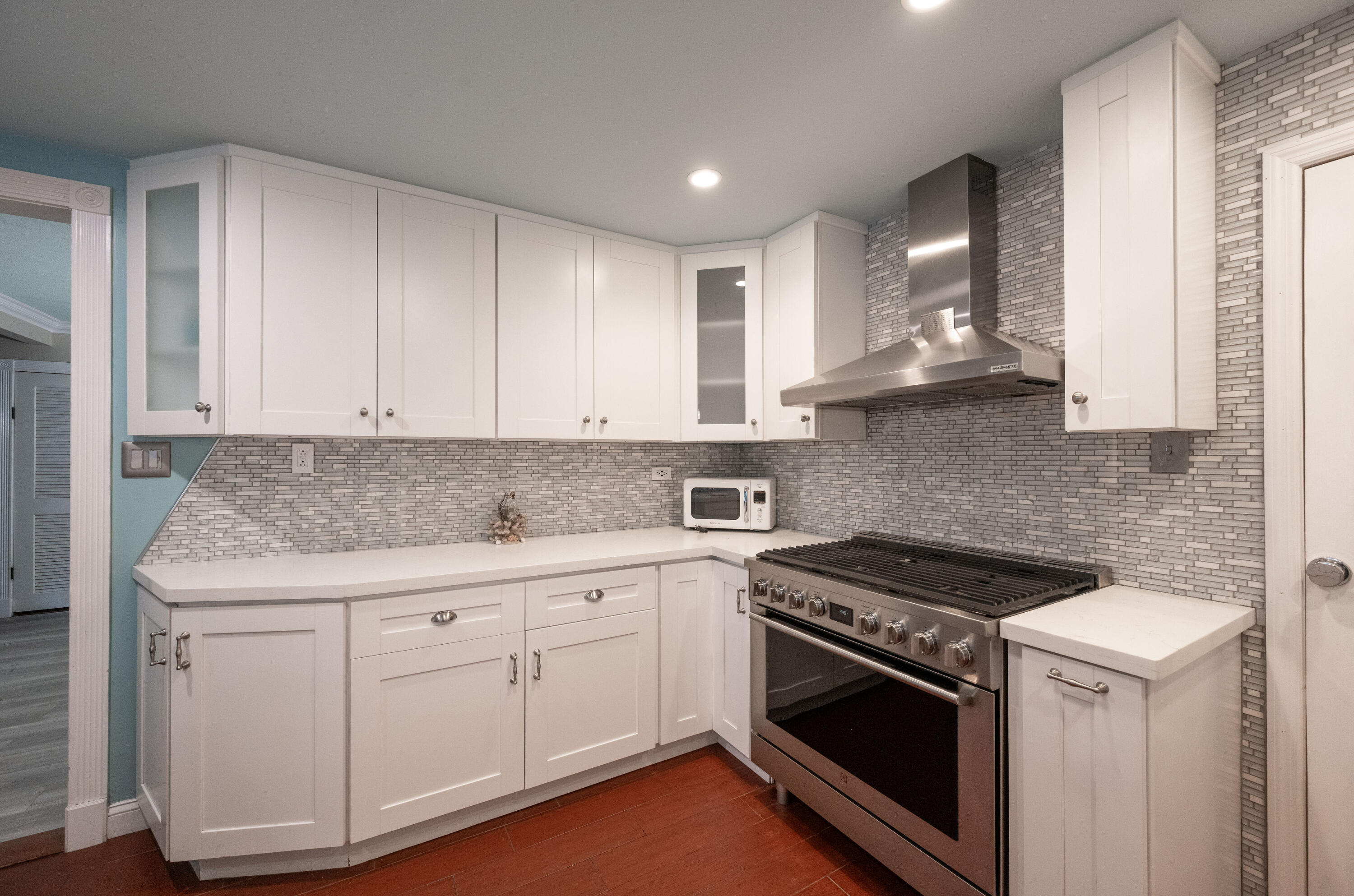 2827 Staples Avenue Property Photo 8
