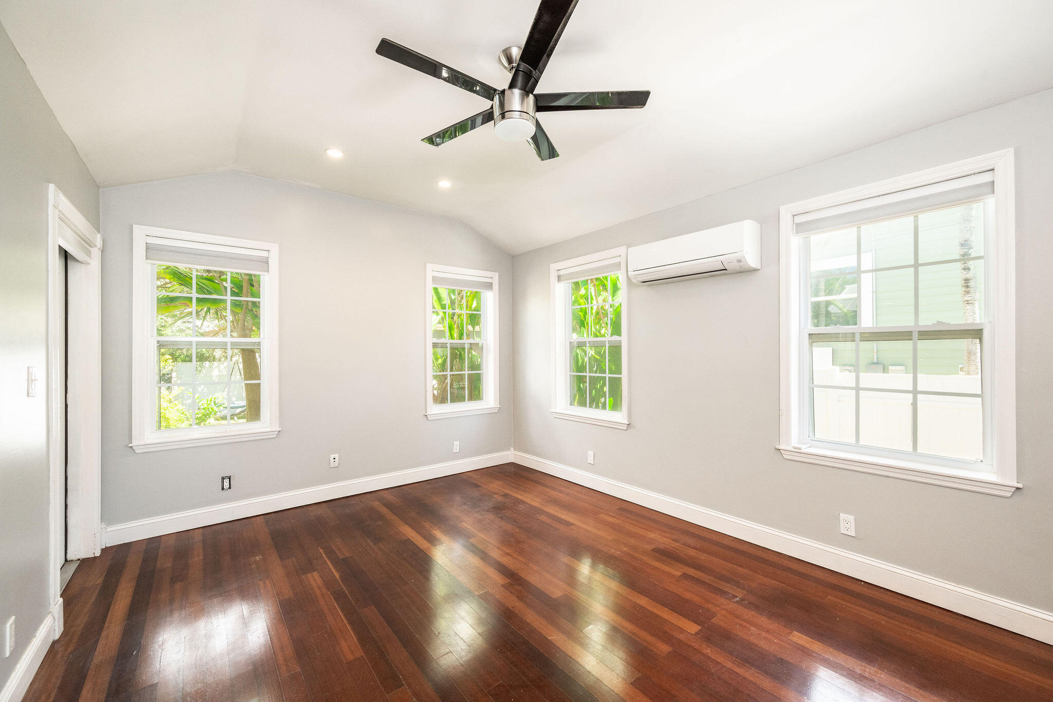 2827 Staples Avenue Property Photo 11