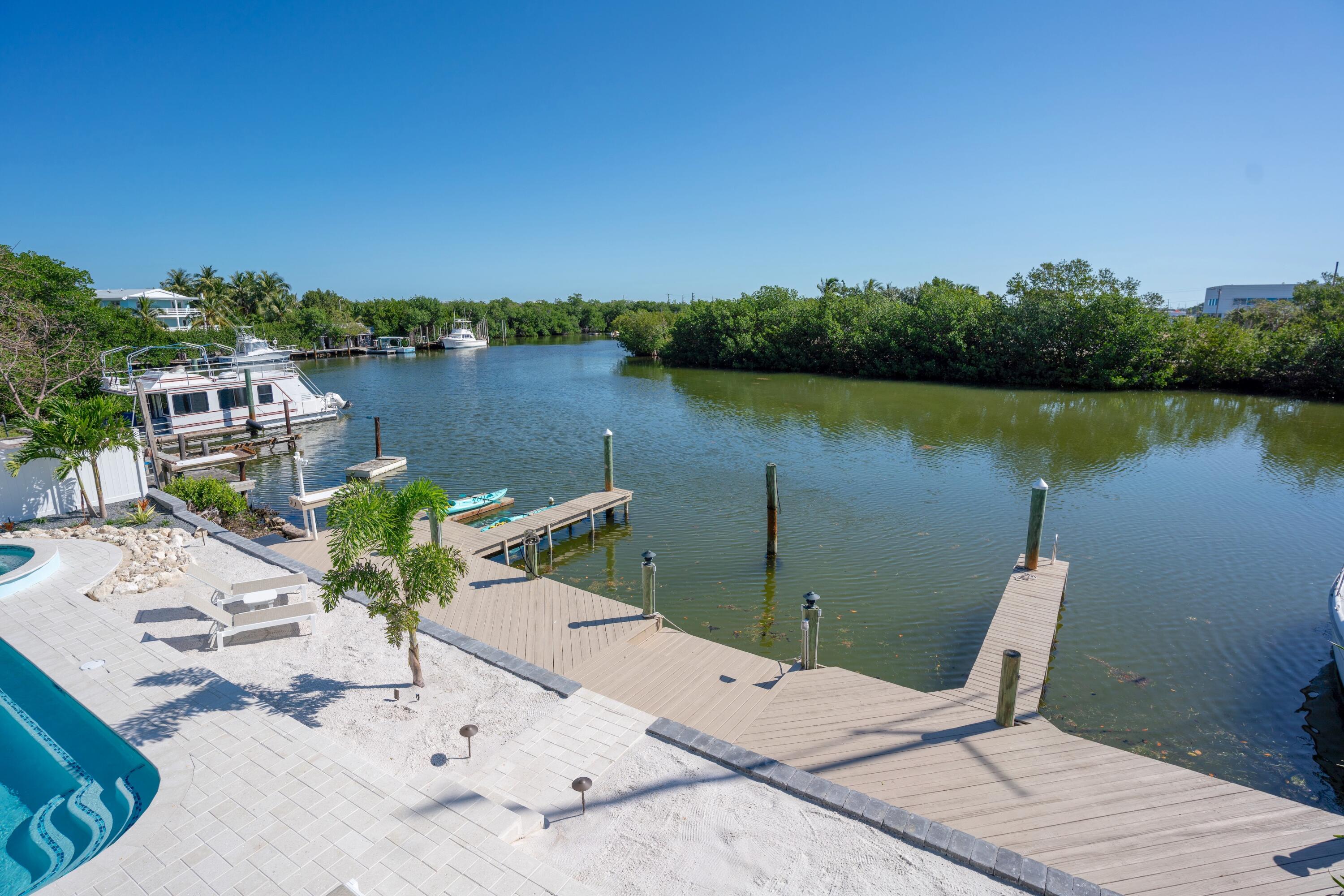 398 70th St Gulf Property Photo 3