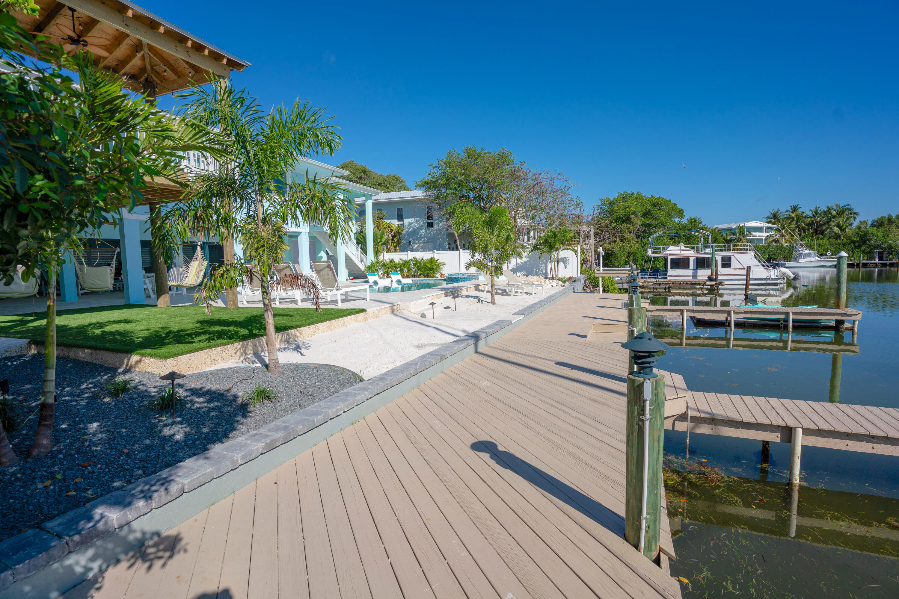 398 70th St Gulf Property Photo 4
