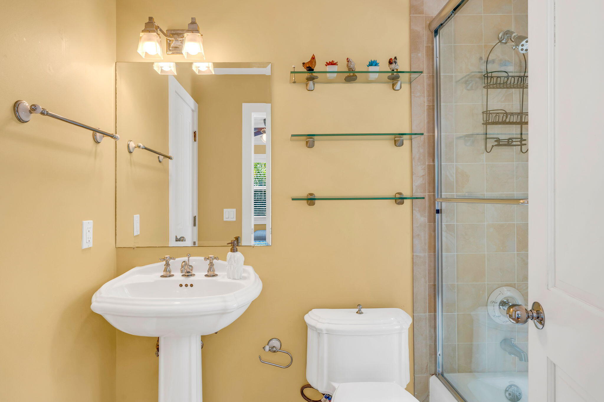 814 Ashe Street Property Photo 25