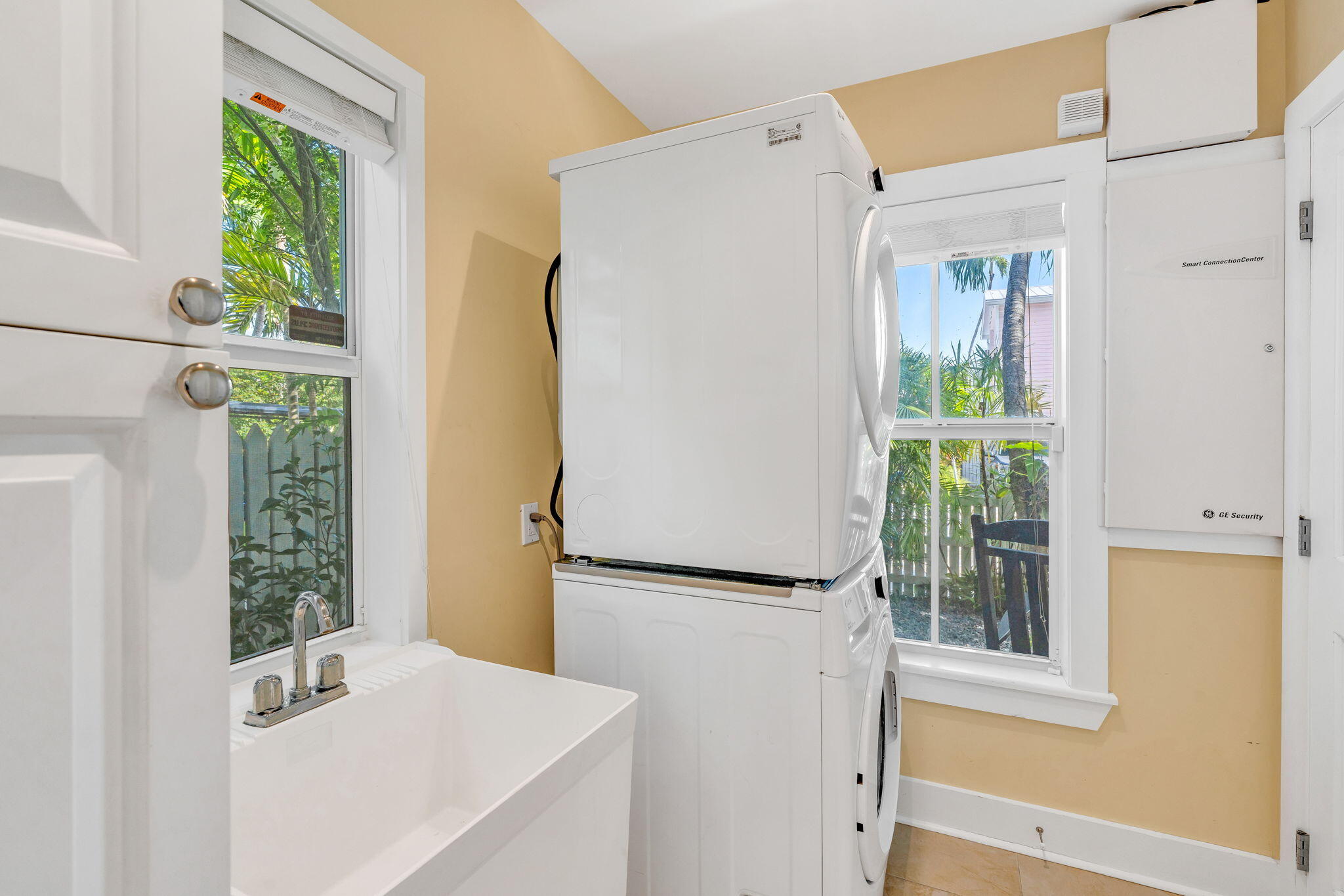 814 Ashe Street Property Photo 32