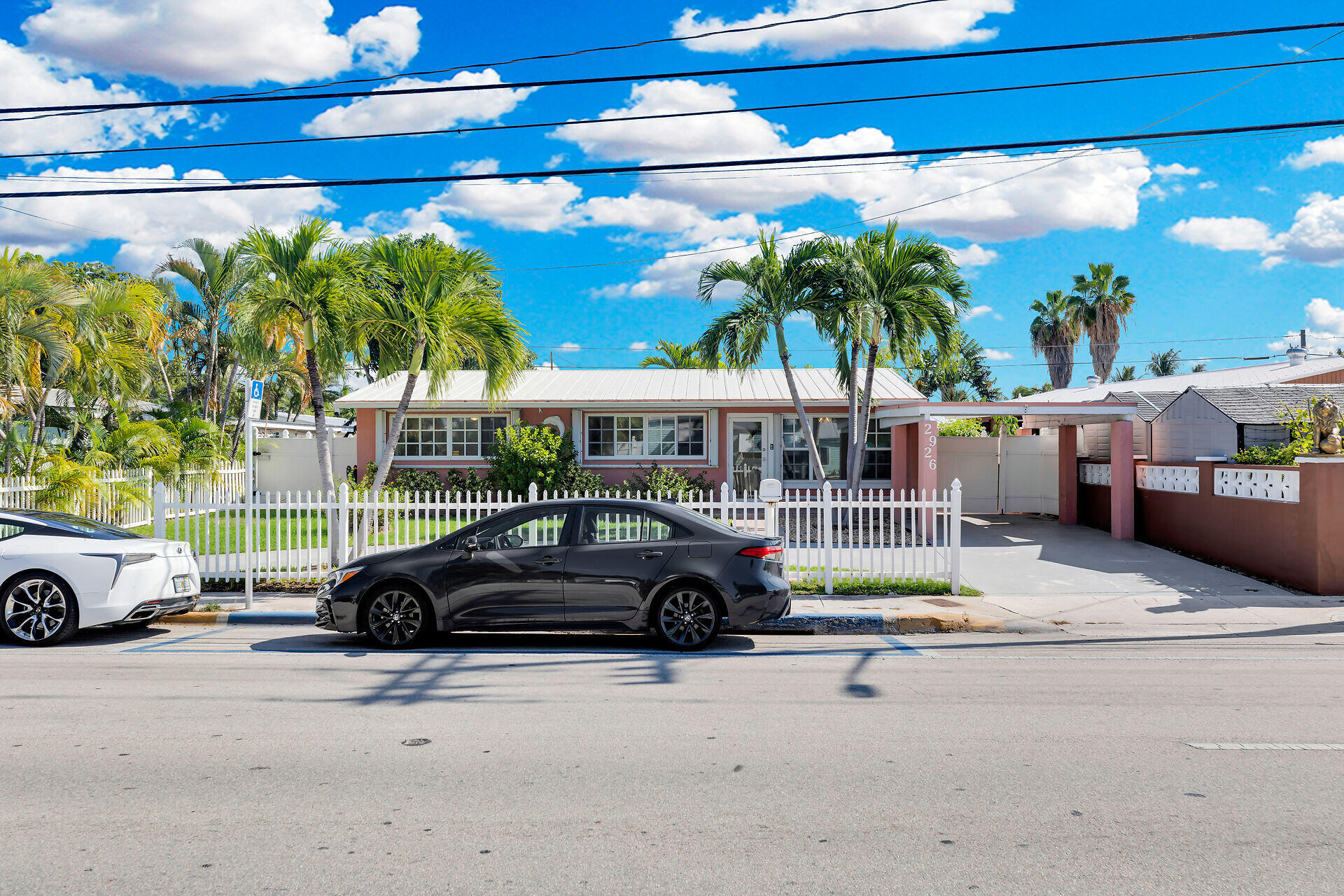 2926 Flagler Avenue Property Photo 2