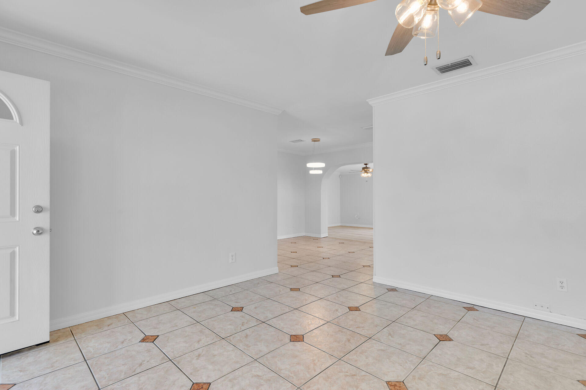 2926 Flagler Avenue Property Photo 5