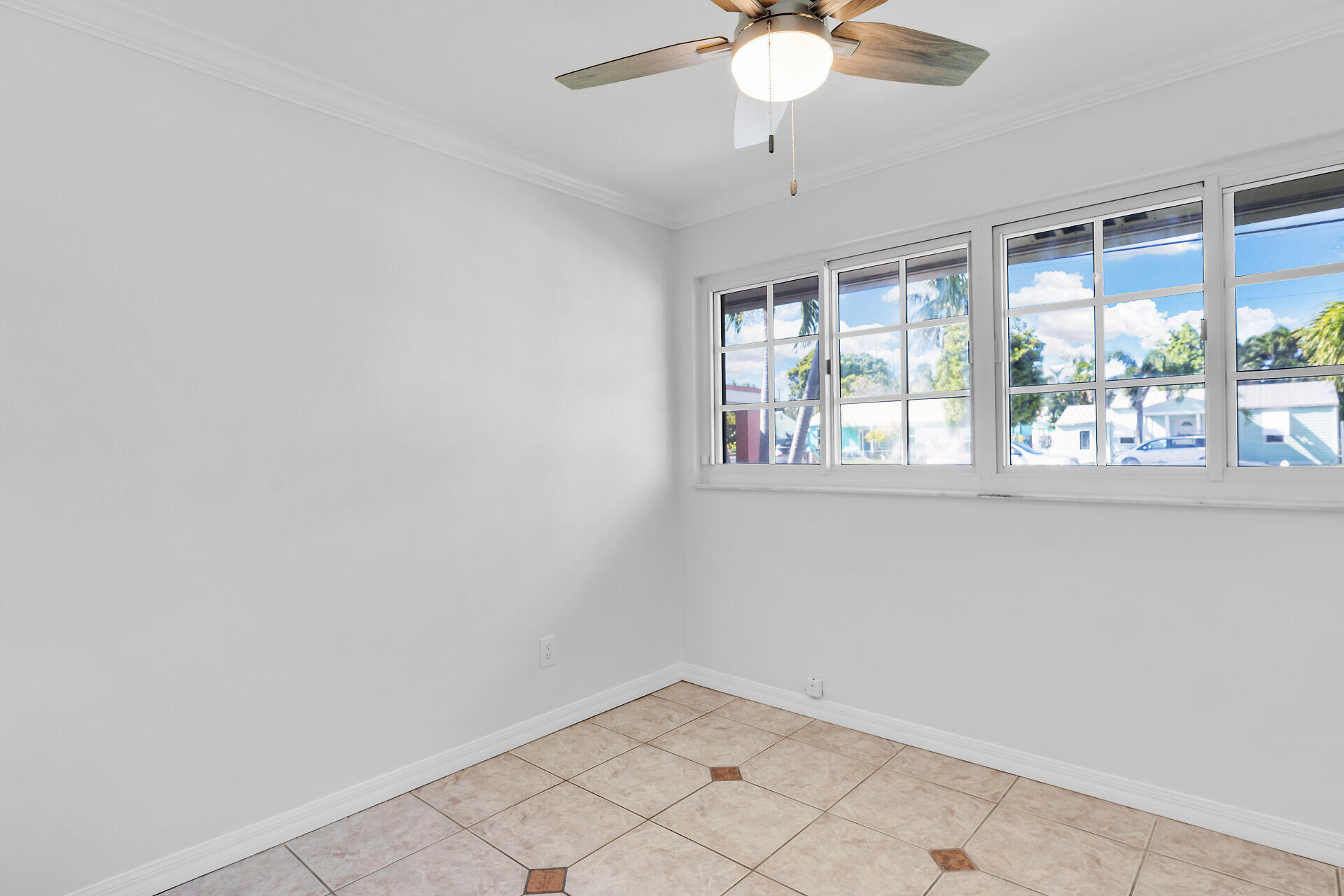 2926 Flagler Avenue Property Photo 28